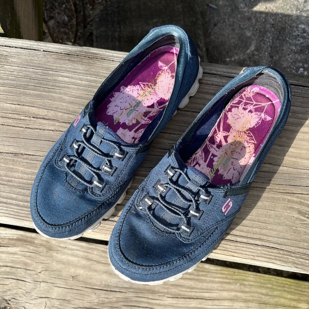 EUC Skechers Slip-On Blue & Pink Size 8 Memory Foam